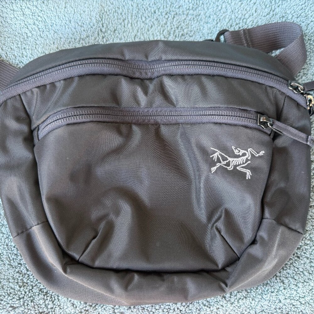 arcteryx mantis 2 sling bag